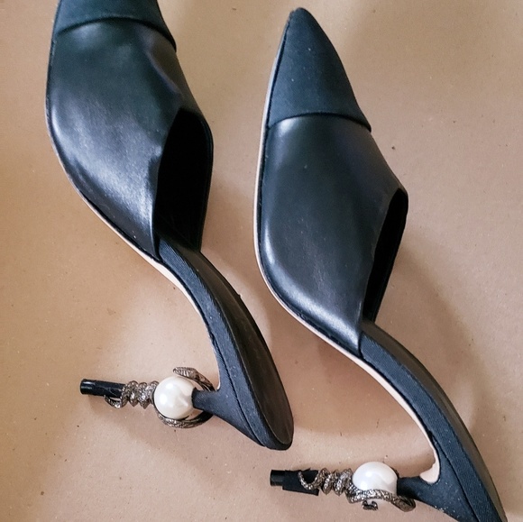 Chanel Runway Mules/Slides 35.5 - Picture 5 of 5